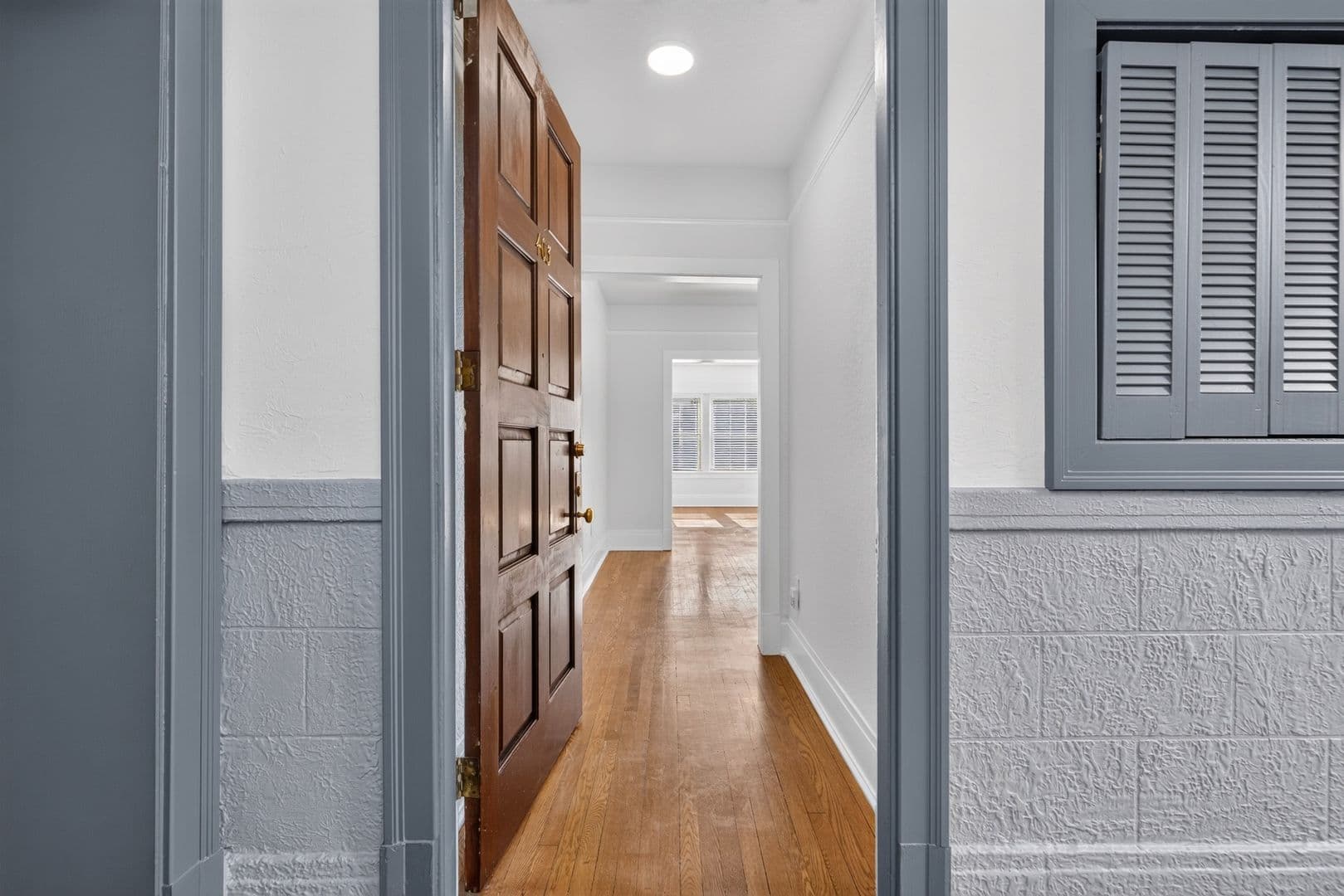 Seattle Apartment: 305 Bellevue Ave E