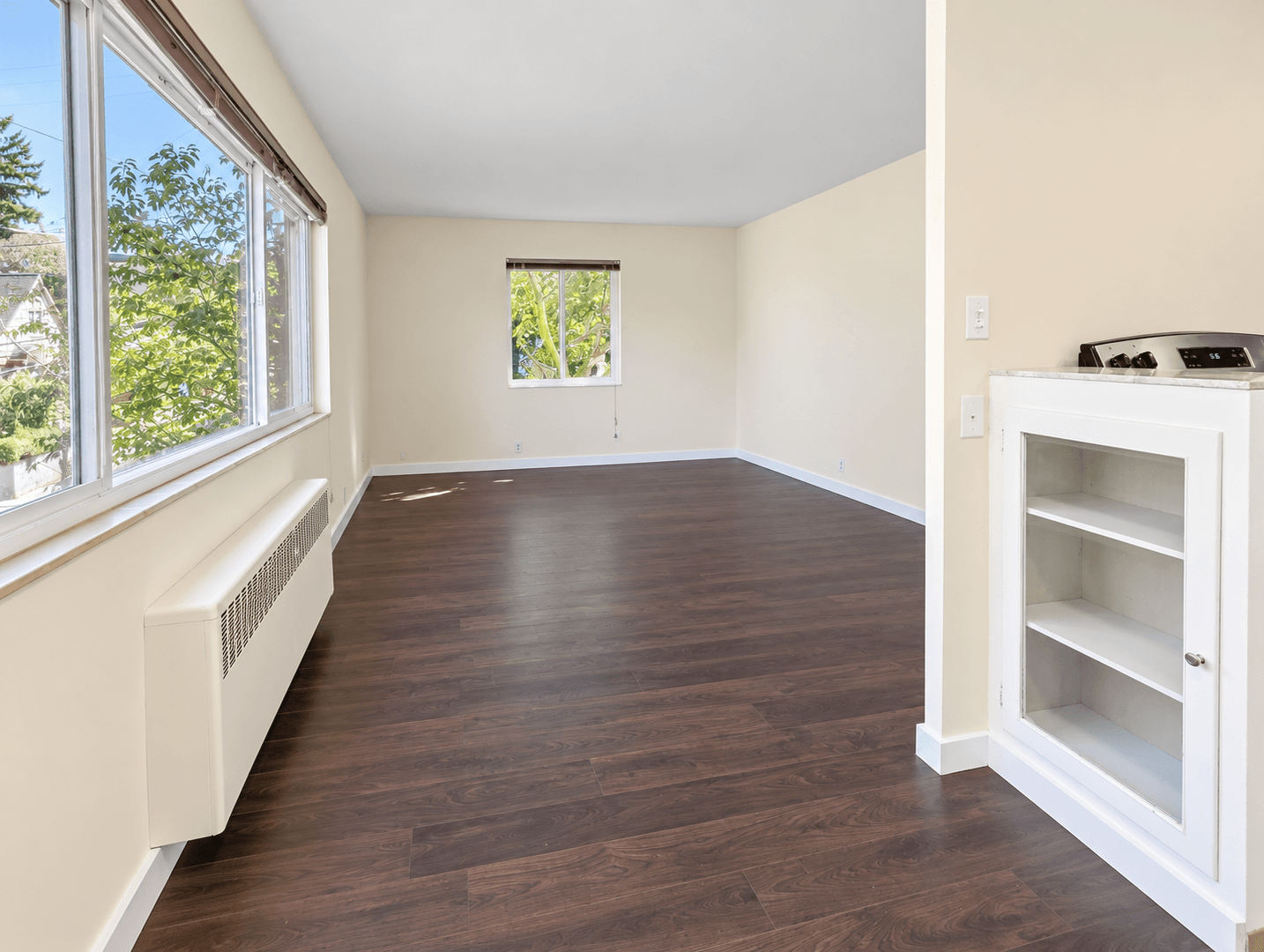 Seattle Apartment: 535 13th Ave E