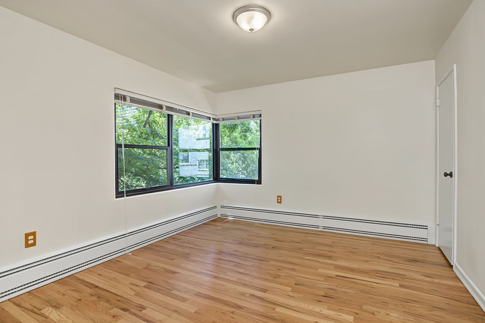 Seattle Apartment: 620 8th Ave