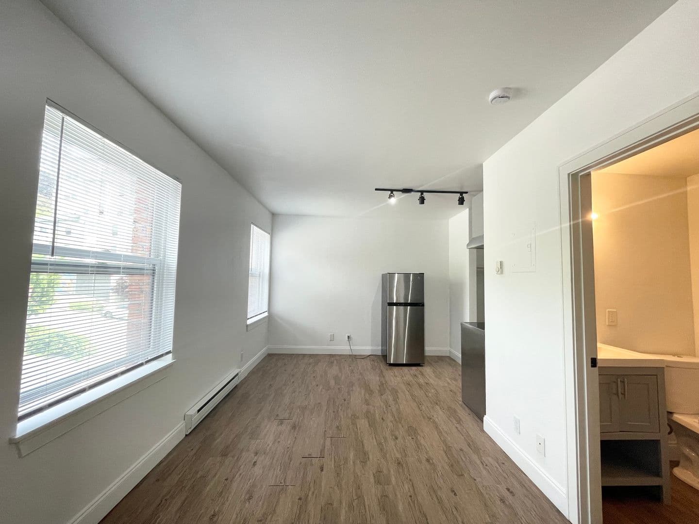 Seattle Apartment: 315 Maynard Ave S