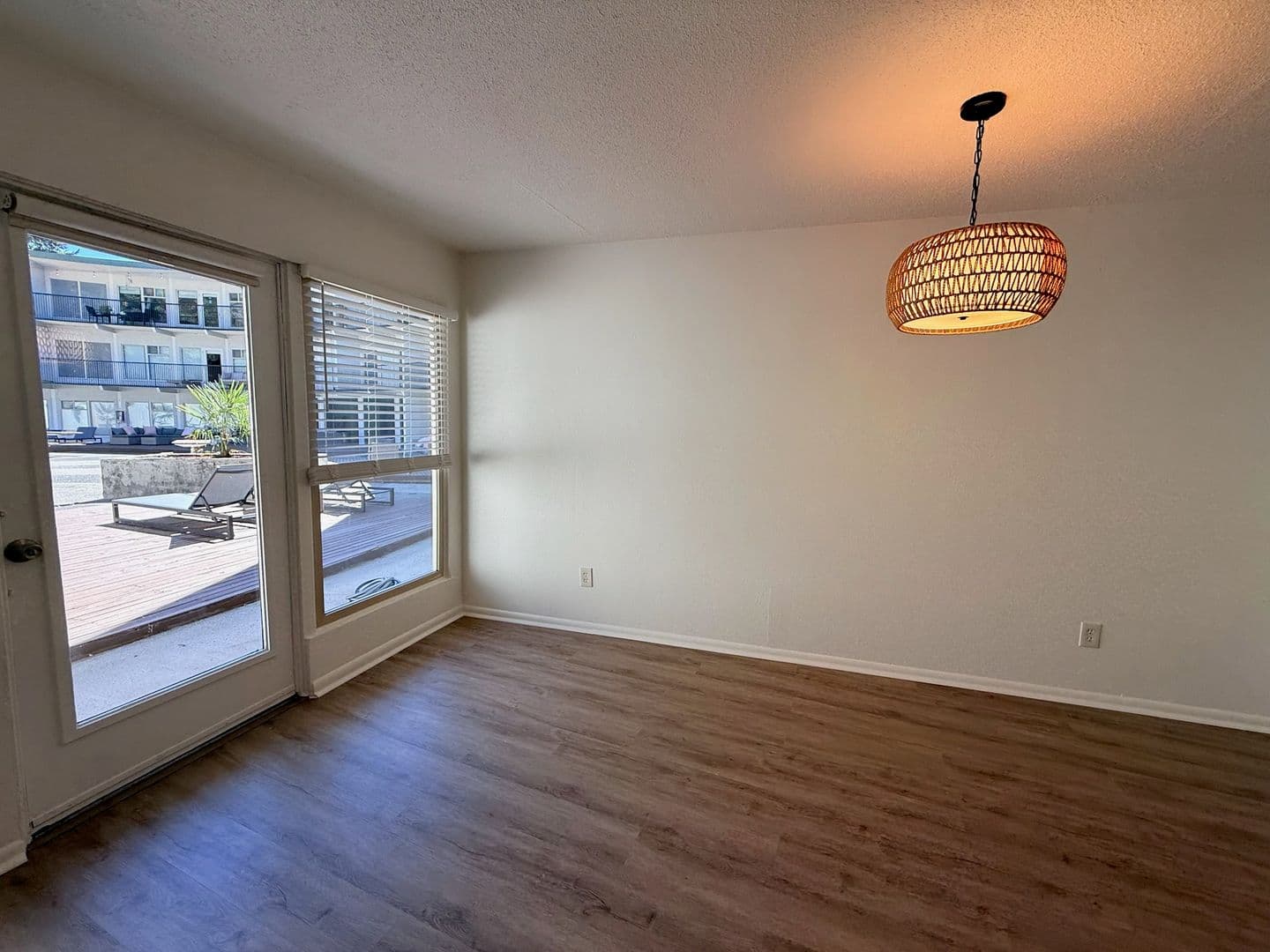 Seattle Apartment: 5201 42nd Ave S