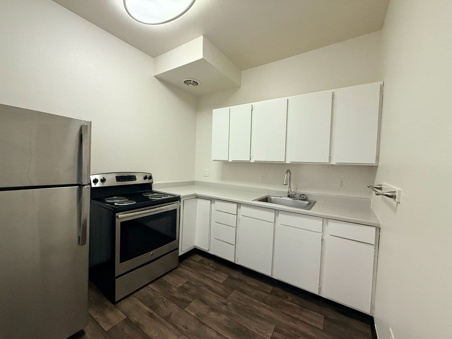 Seattle Apartment: 1420 Boylston Ave