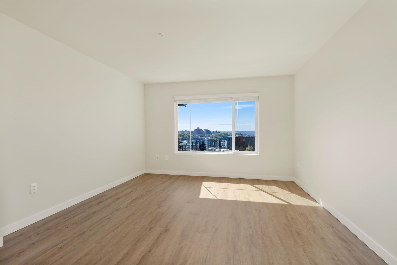 Seattle Apartment: 303 10th Ave