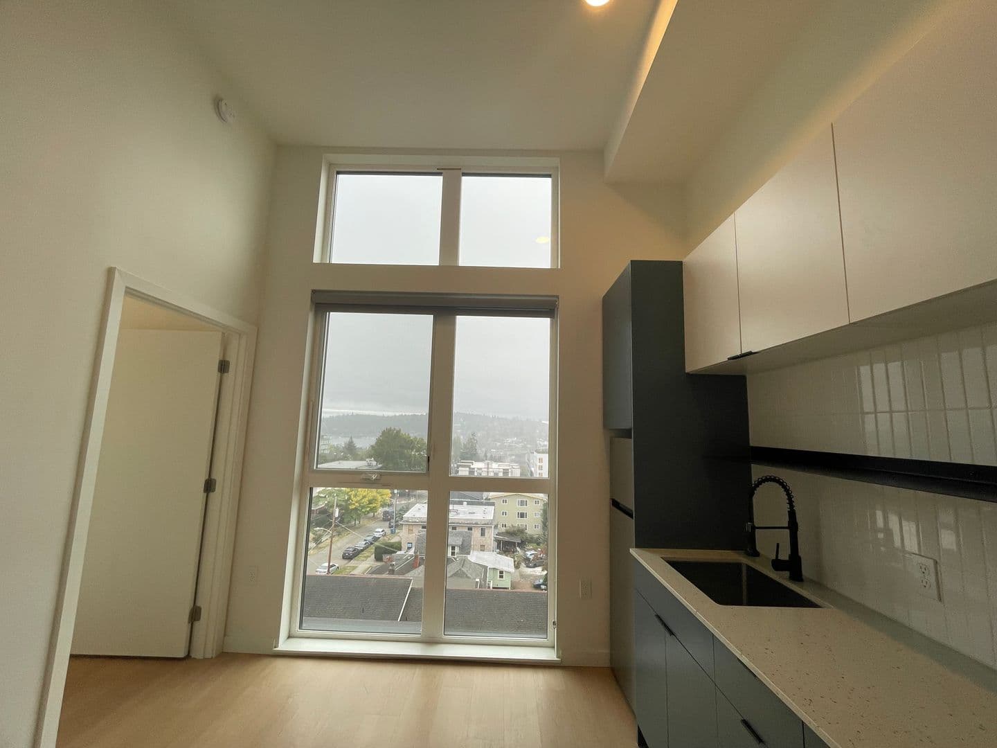 Seattle Apartment: 4239 8th Ave NE