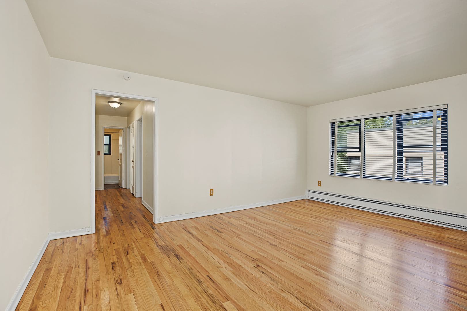 Seattle Apartment: 620 8th Ave