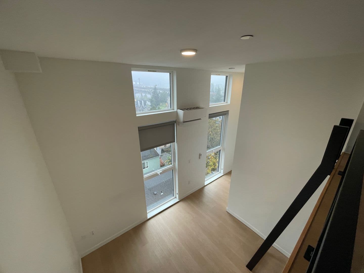 Seattle Apartment: 4239 8th Ave NE