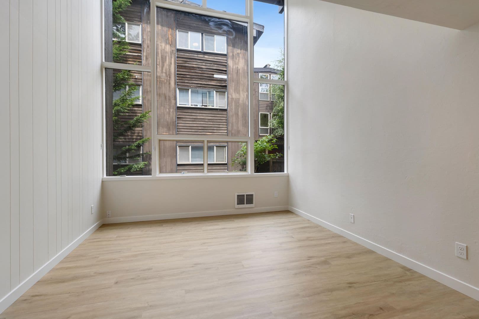 Seattle Apartment: 315 Belmont Ave E