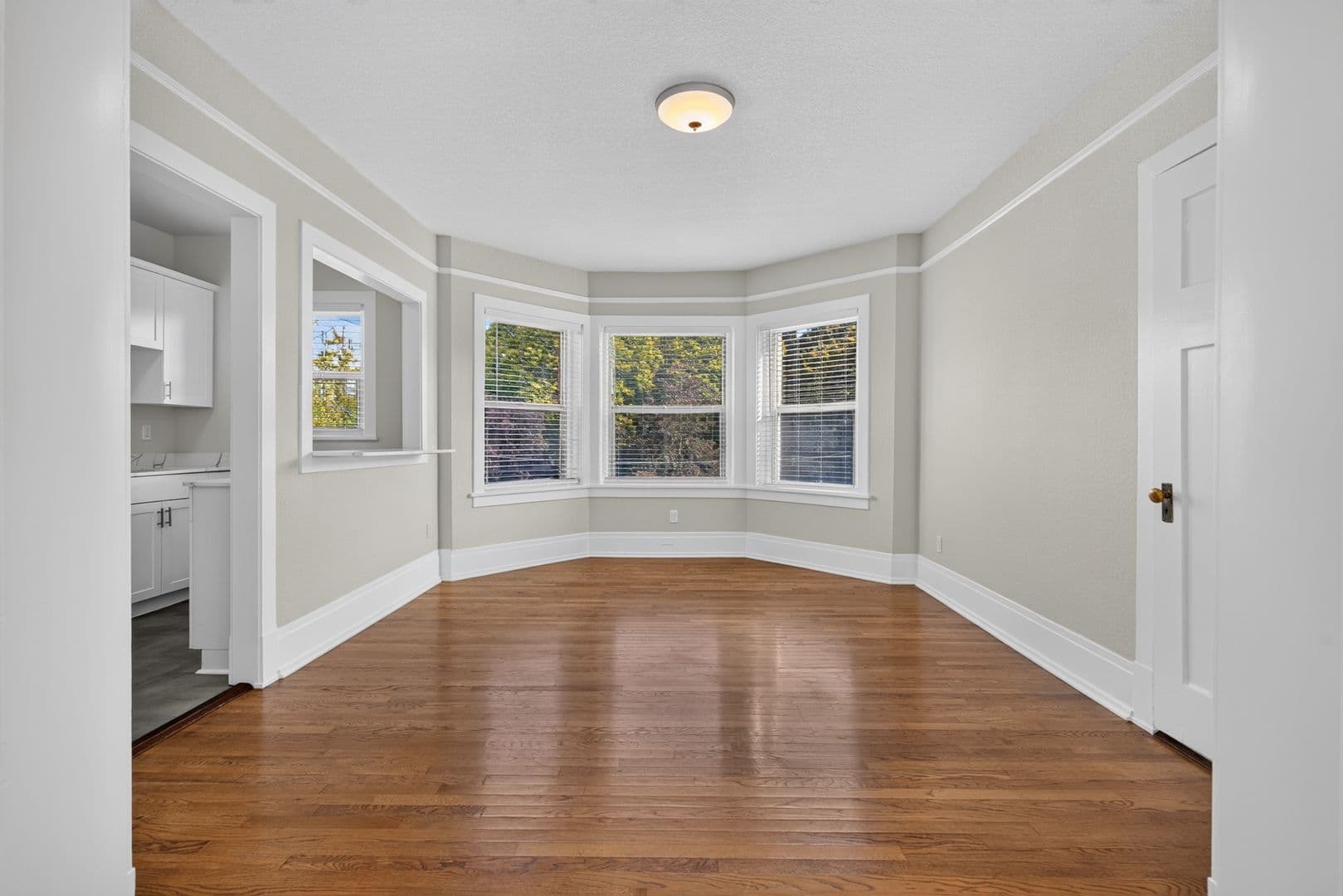 Seattle Apartment: 305 Bellevue Ave E