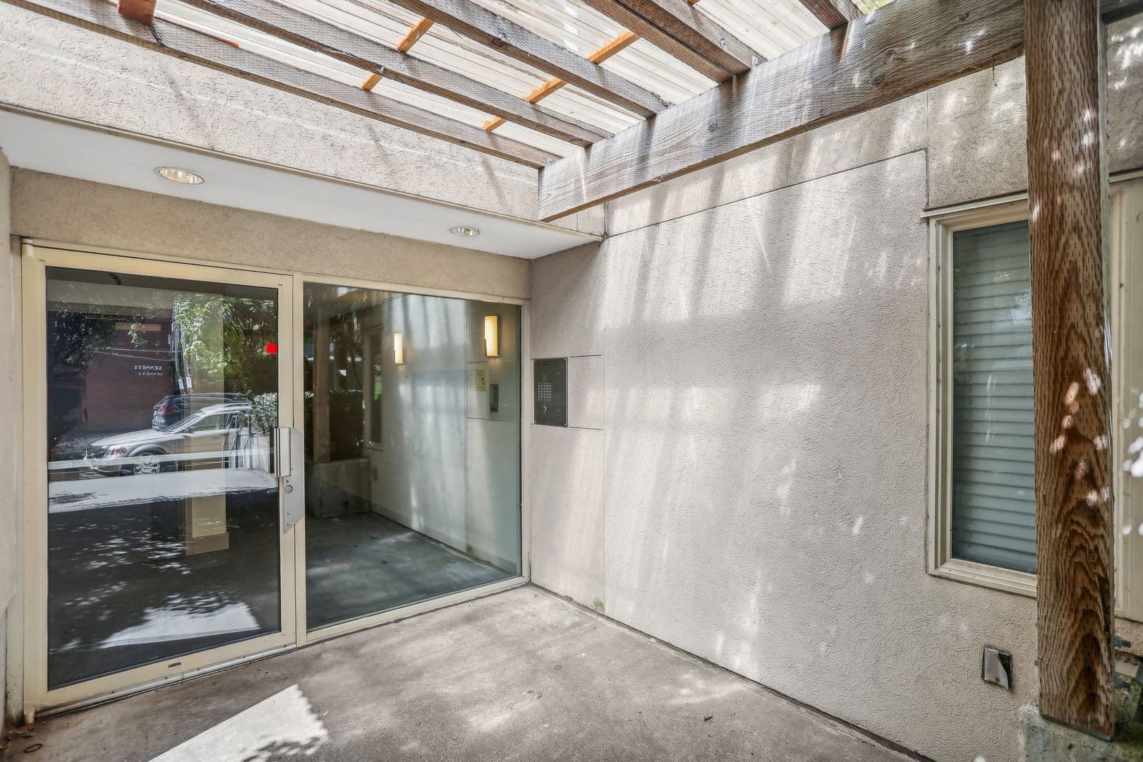 Seattle Apartment: 311 Bellevue Ave E