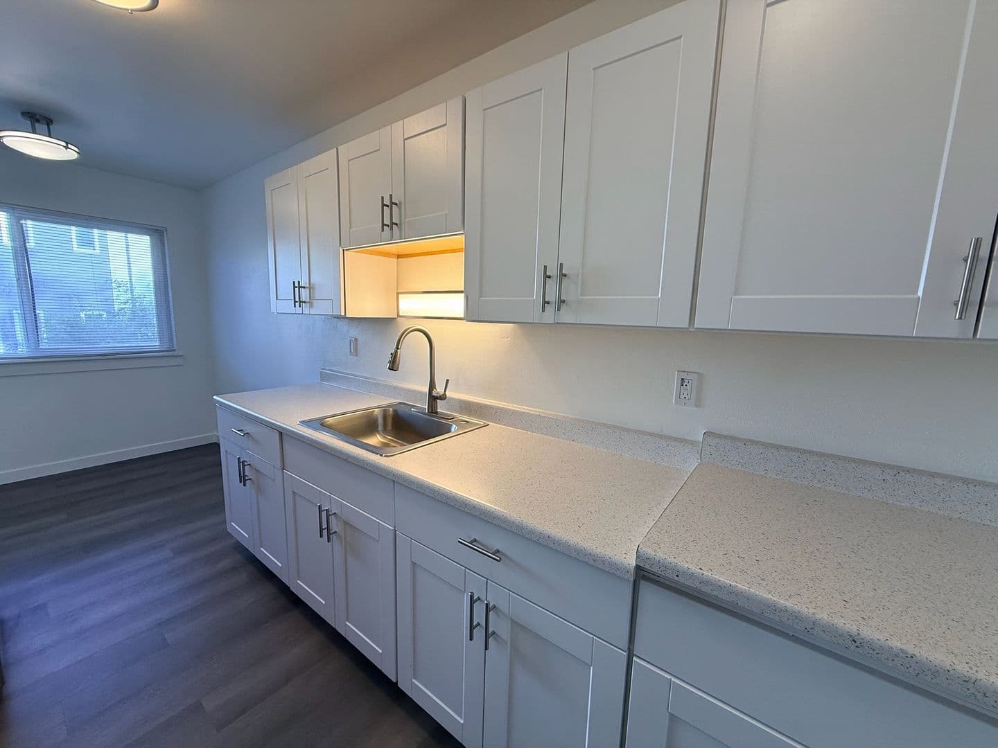 Seattle Apartment: 5231 39th Ave S