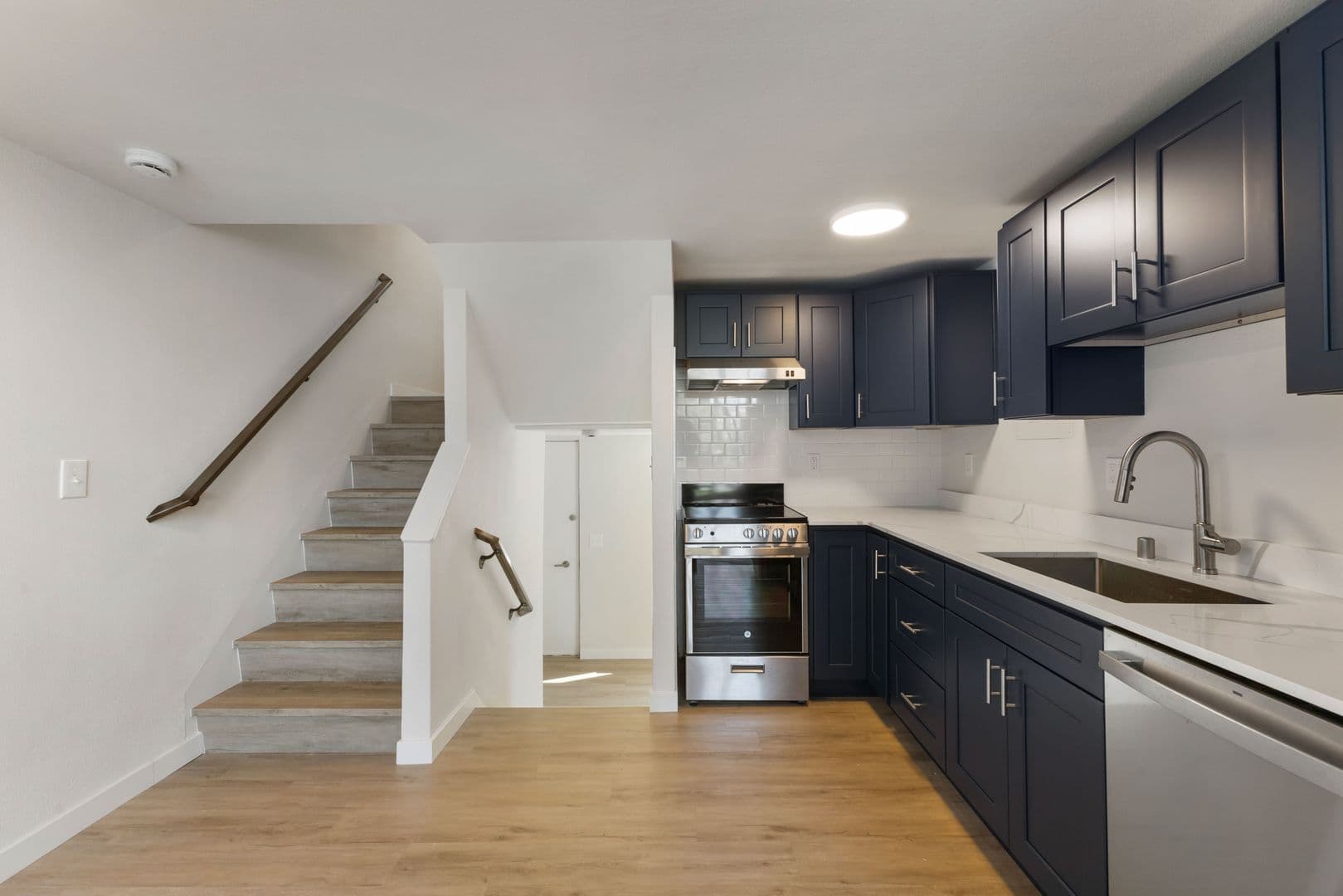 Seattle Apartment: 315 Belmont Ave E