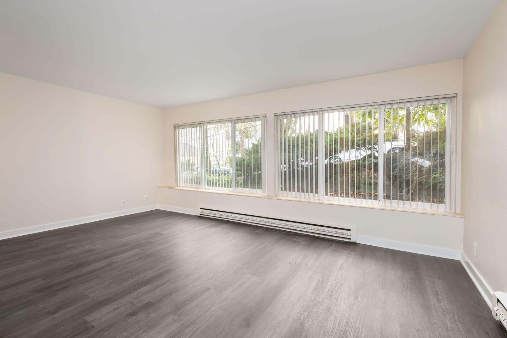 Seattle Apartment: 433 Belmont Ave E