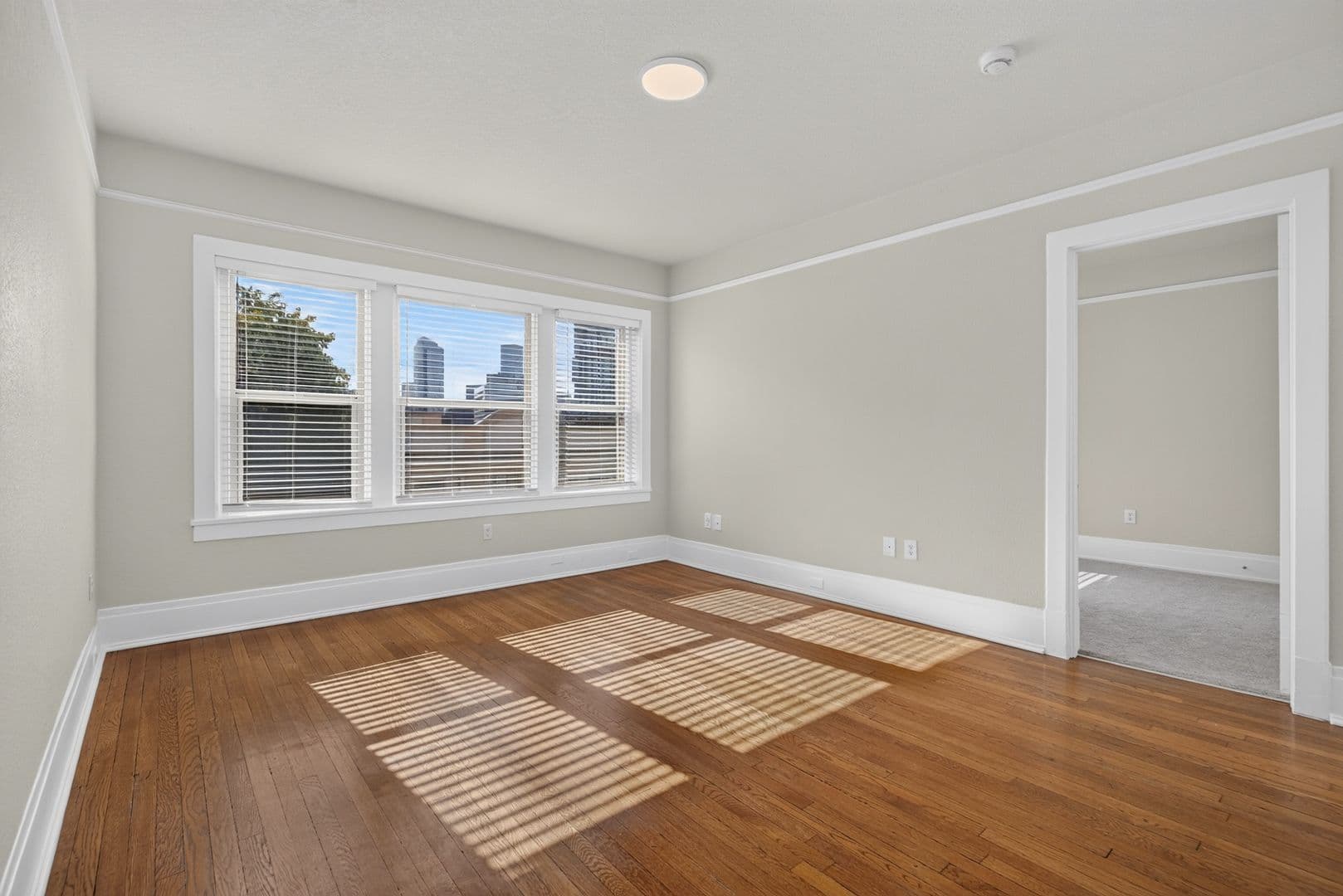 Seattle Apartment: 305 Bellevue Ave E