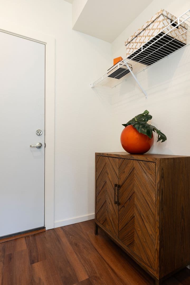 Seattle Apartment: 740 Harvard Ave E