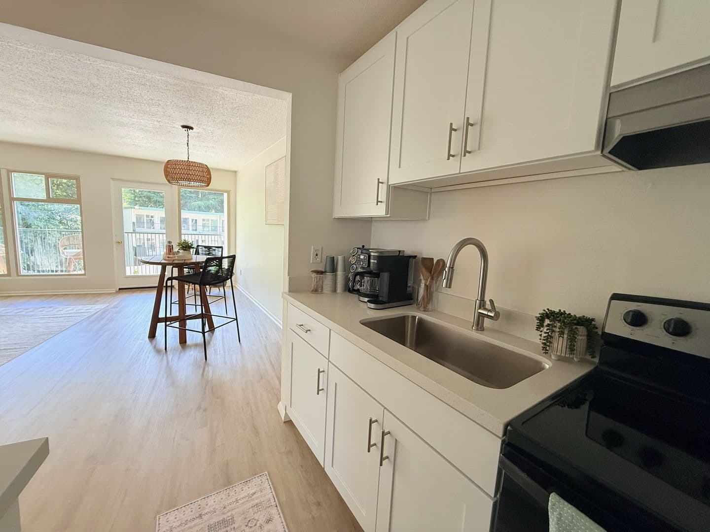 Seattle Apartment: 5201 42nd Ave S