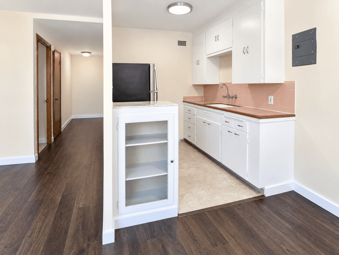 Seattle Apartment: 535 13th Ave E