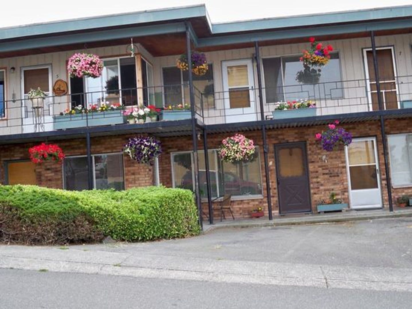 Edmonds Apartment: 314 3rd Ave S