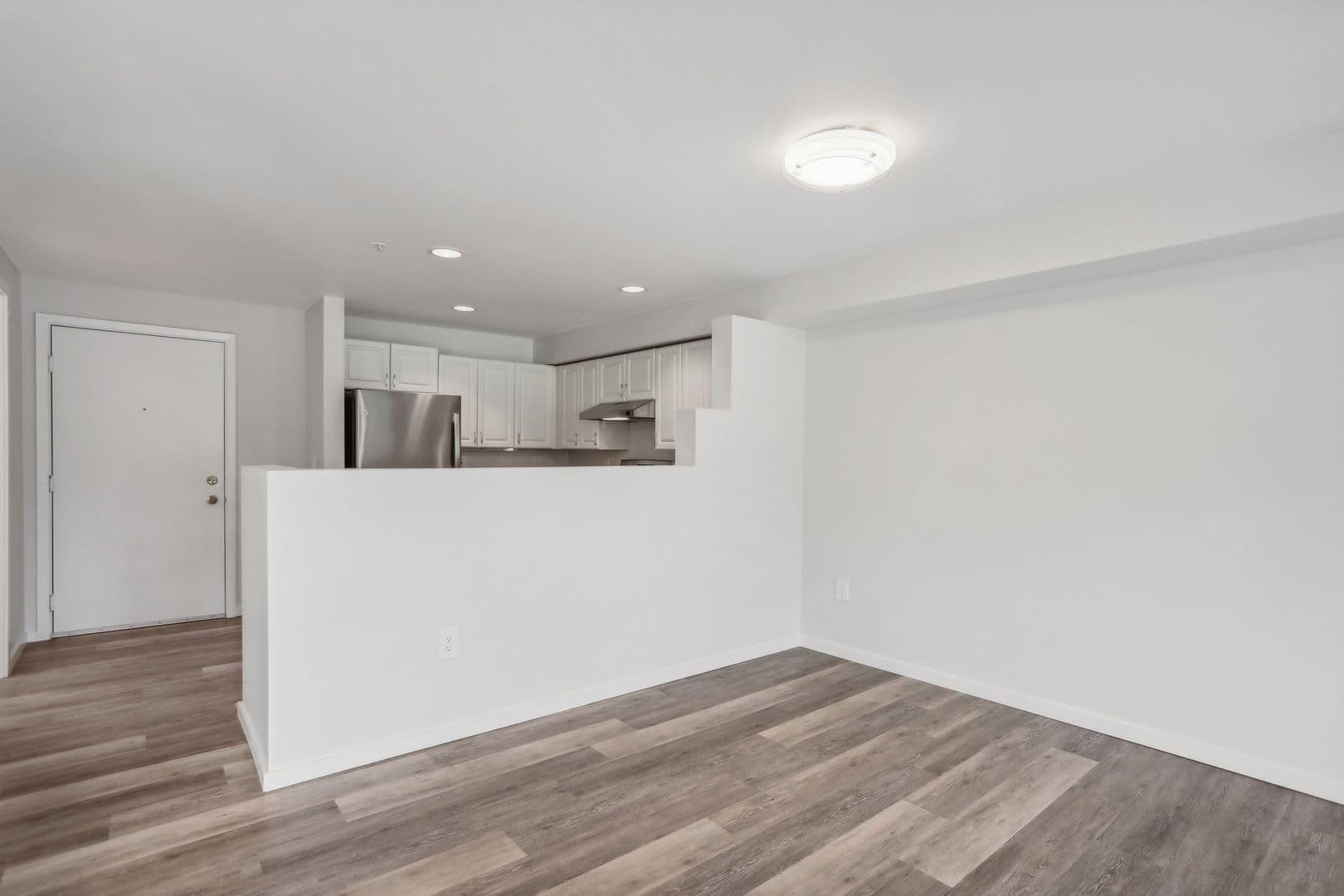 Seattle Apartment: 311 Bellevue Ave E