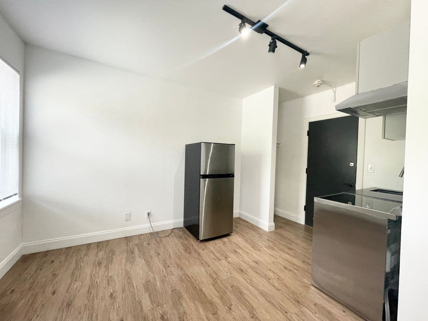 Seattle Apartment: 315 Maynard Ave S