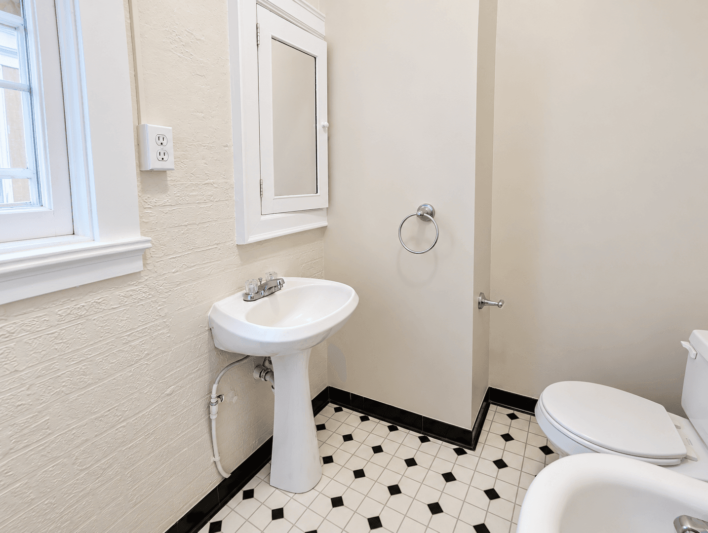 Seattle Apartment: 606 19th Ave E