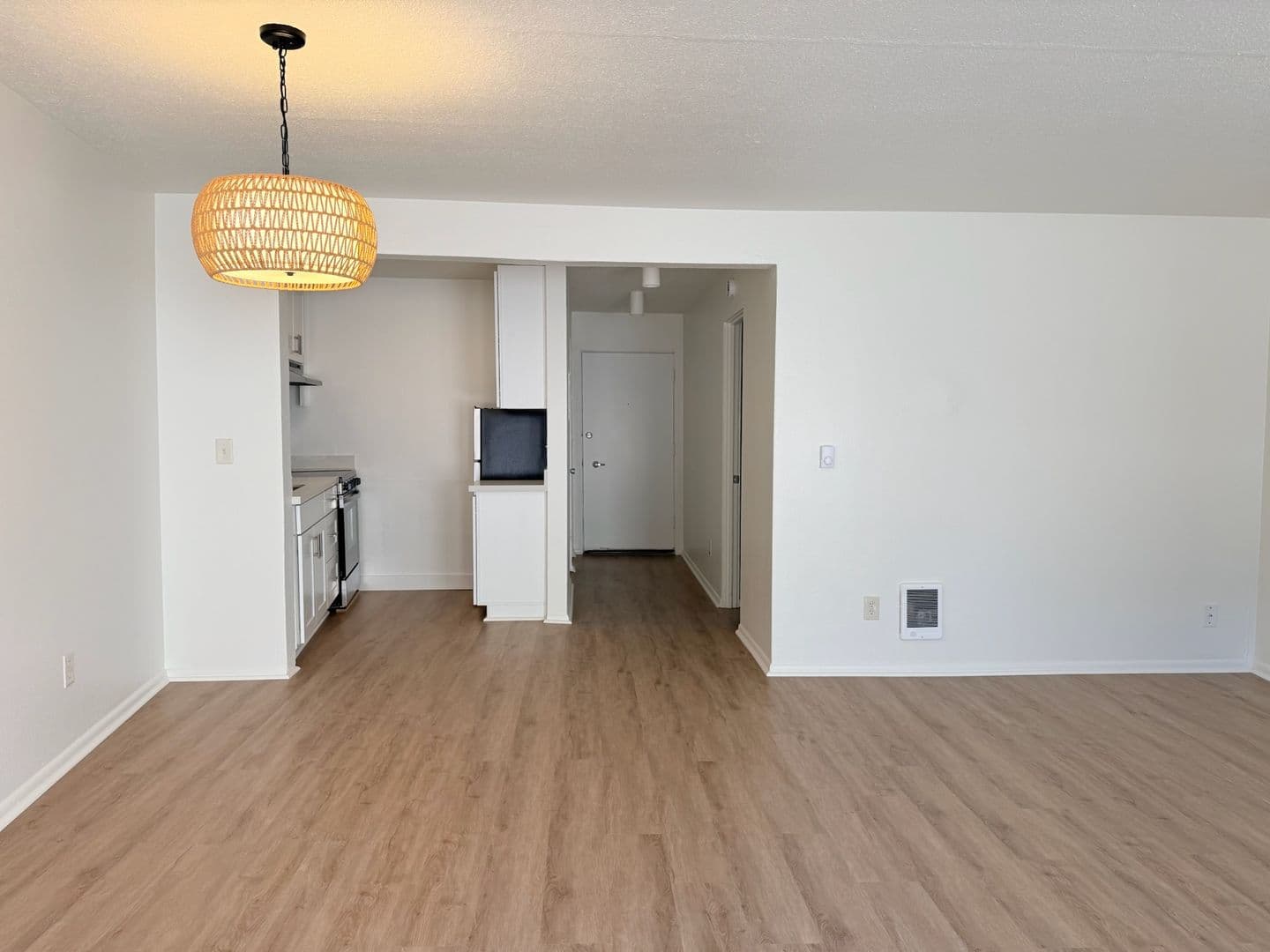 Seattle Apartment: 5201 42nd Ave S
