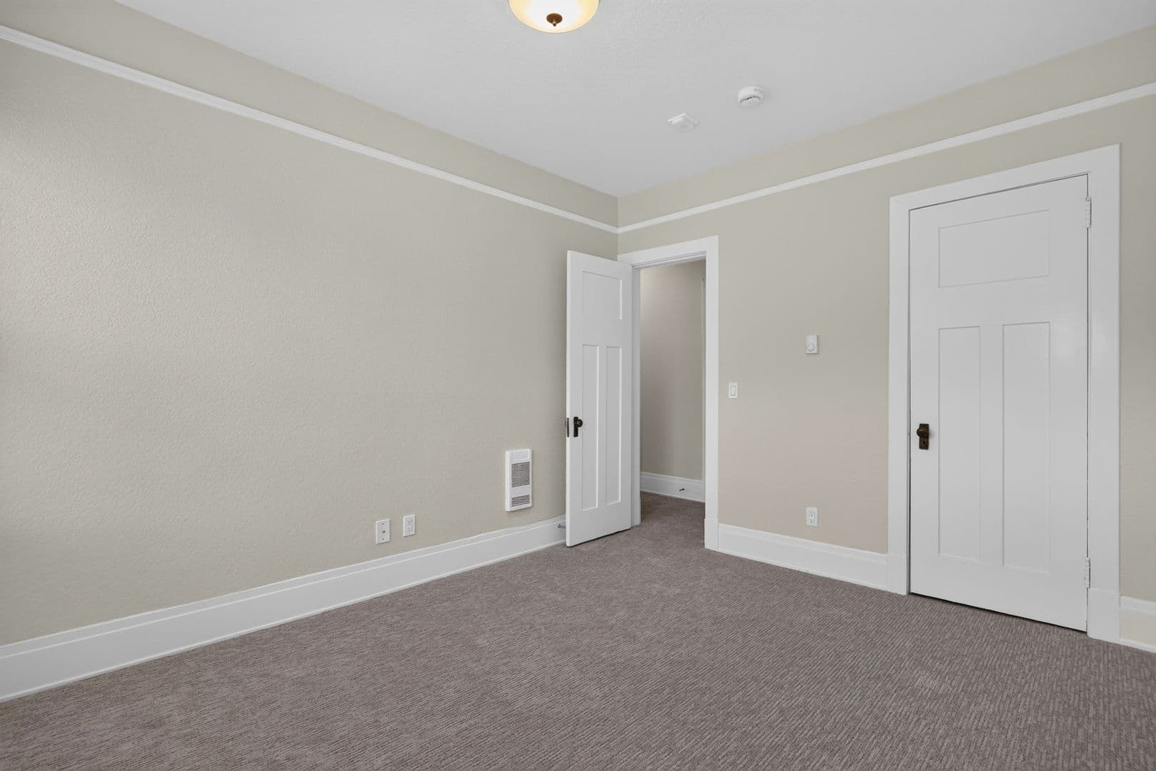 Seattle Apartment: 305 Bellevue Ave E