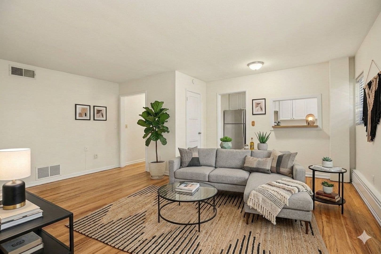 Seattle Apartment: 620 8th Ave