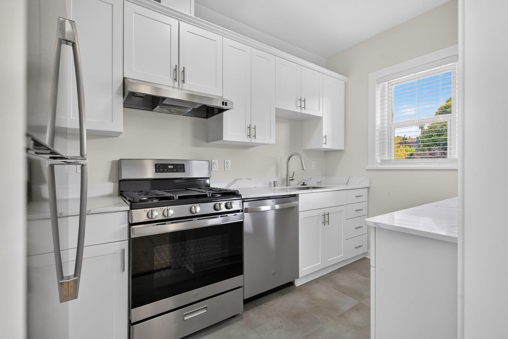 Seattle Apartment: 305 Bellevue Ave E