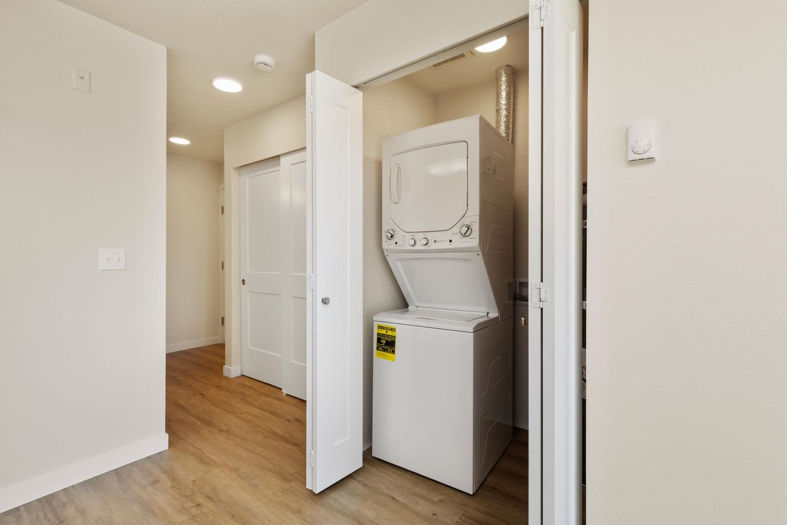 Seattle Apartment: 303 10th Ave