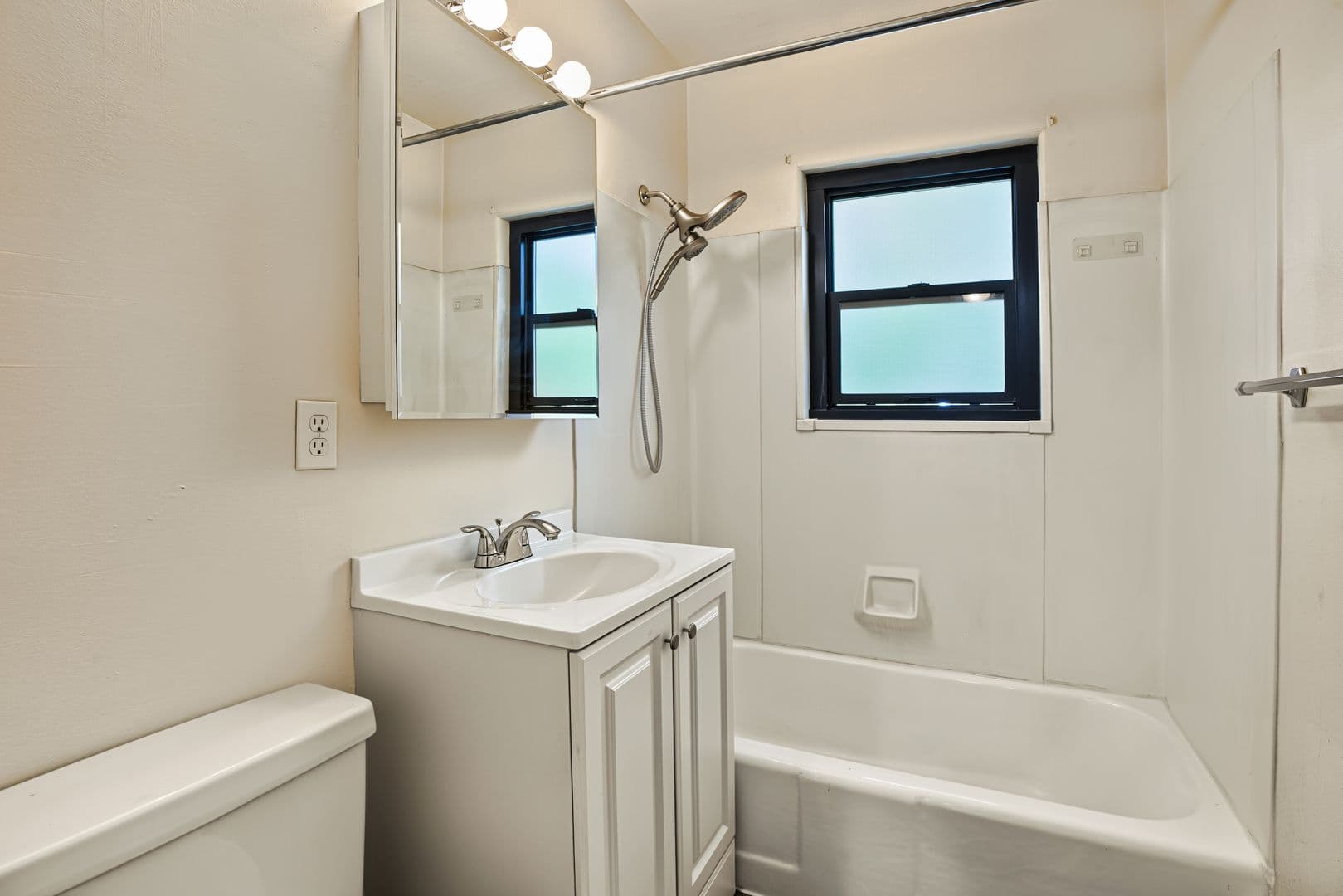 Seattle Apartment: 620 8th Ave