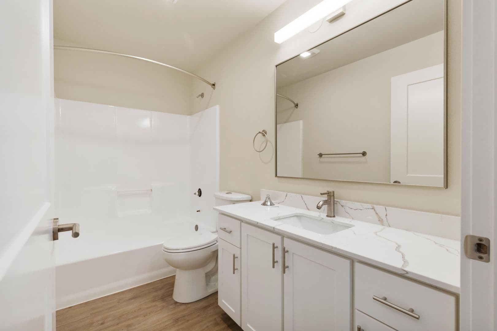 Seattle Apartment: 303 10th Ave