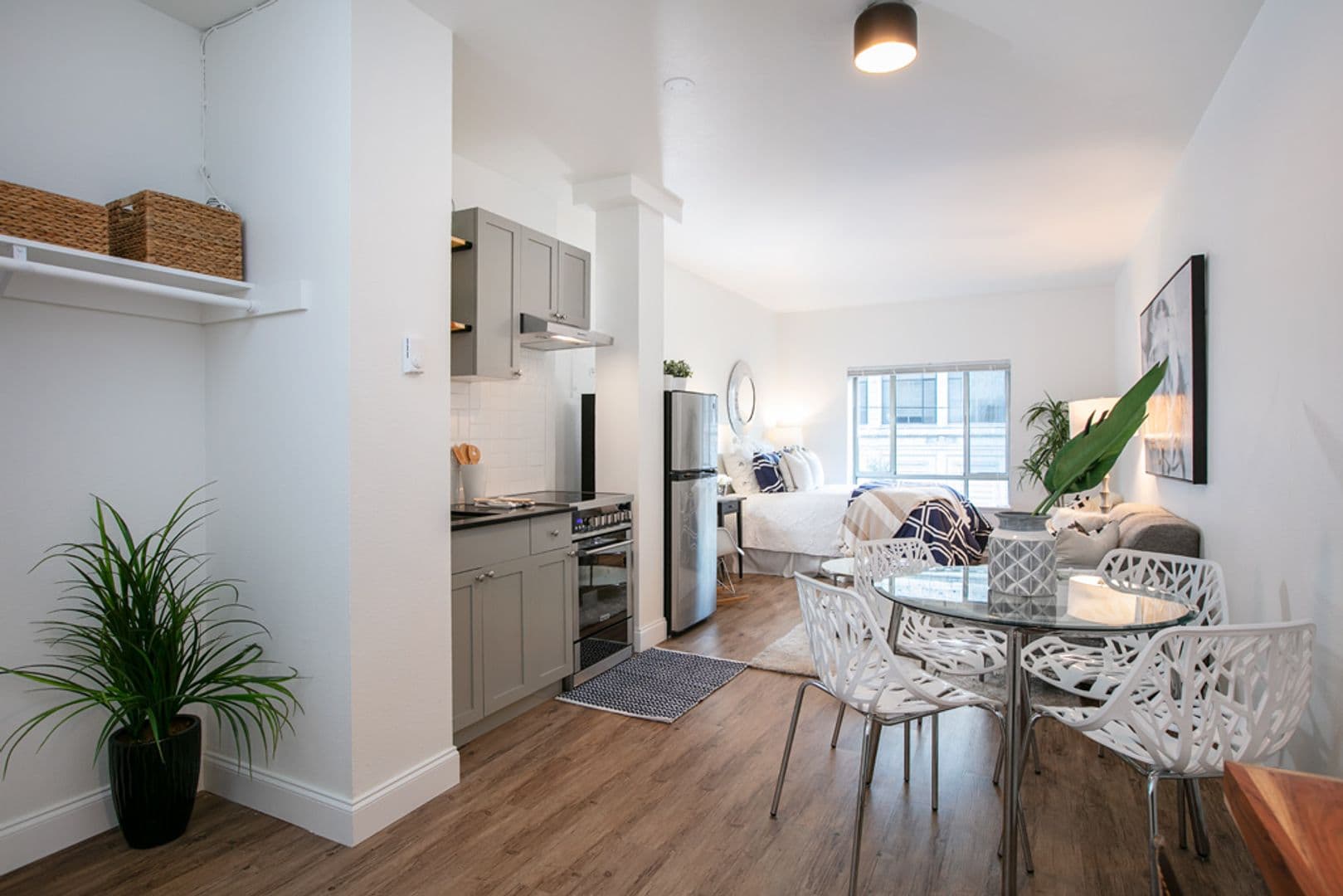 Seattle Apartment: 315 Maynard Ave S