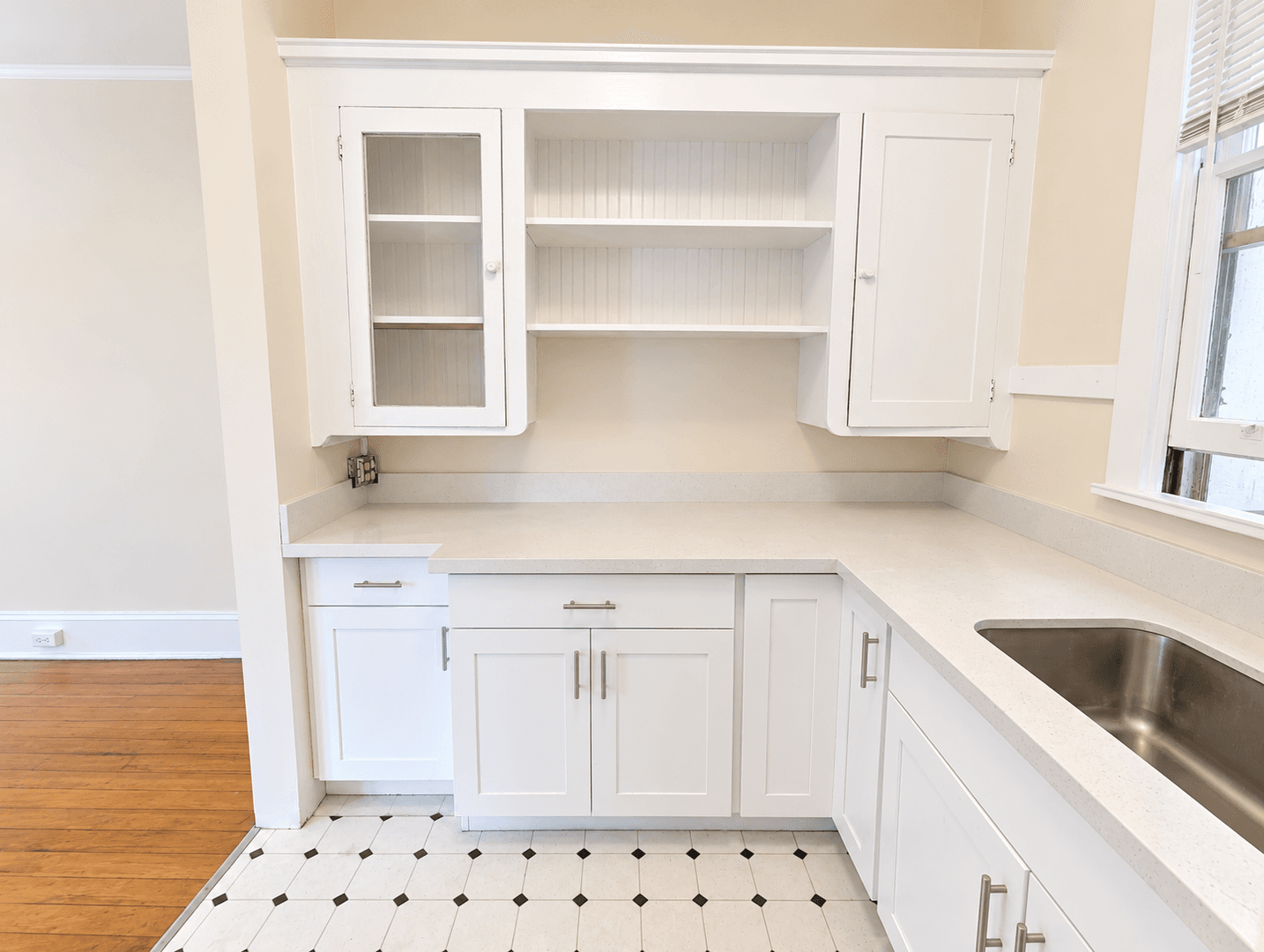 Seattle Apartment: 606 19th Ave E