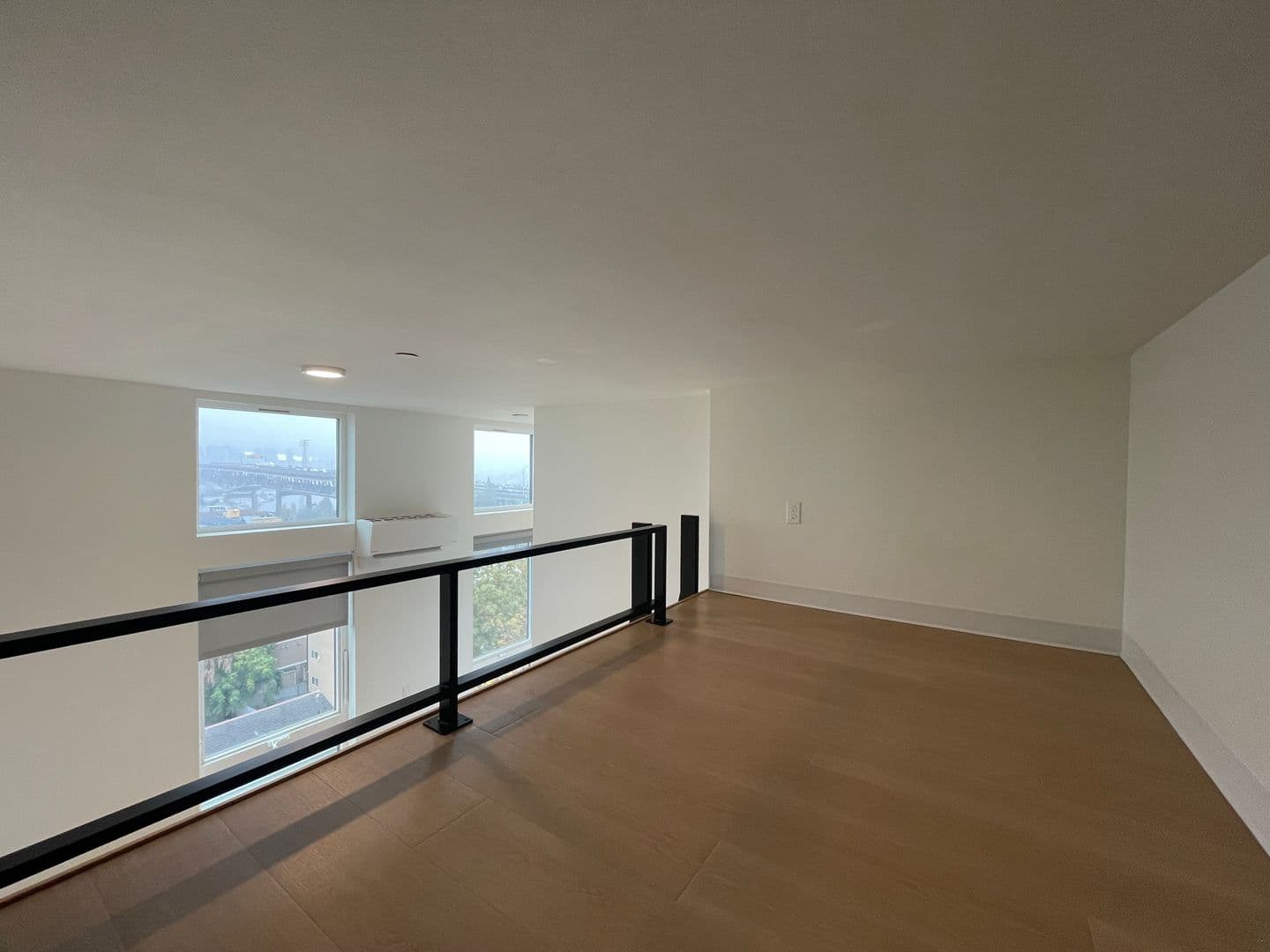 Seattle Apartment: 4239 8th Ave NE
