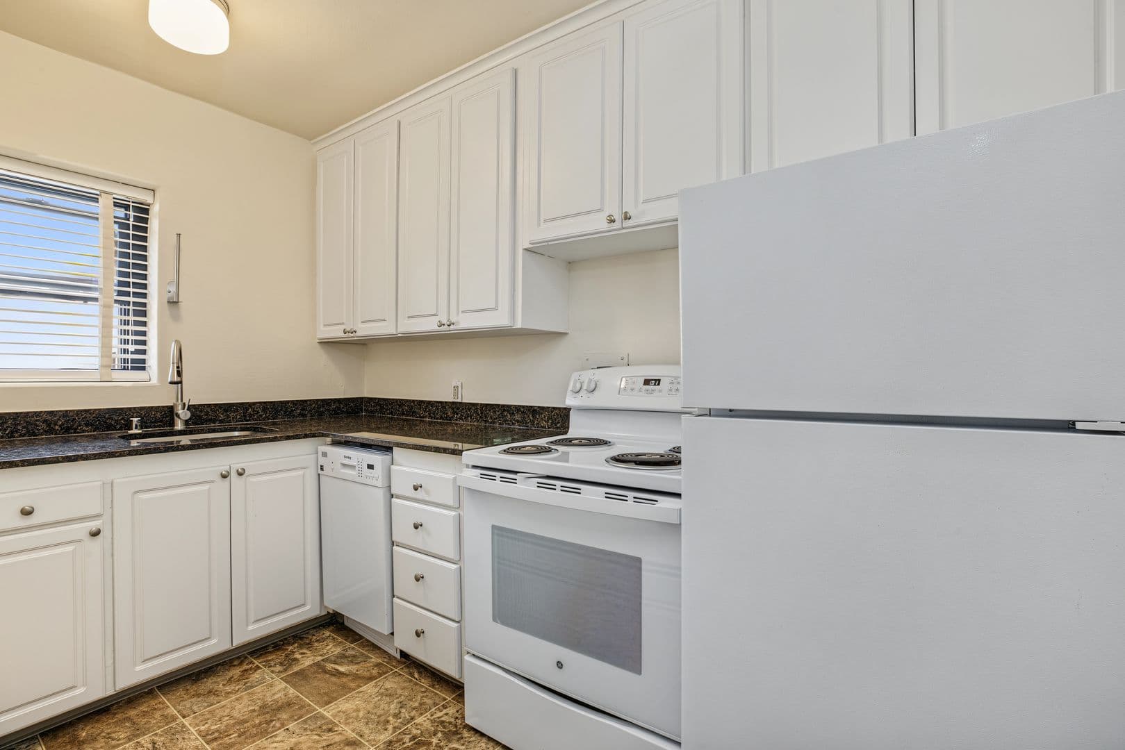 Seattle Apartment: 620 8th Ave