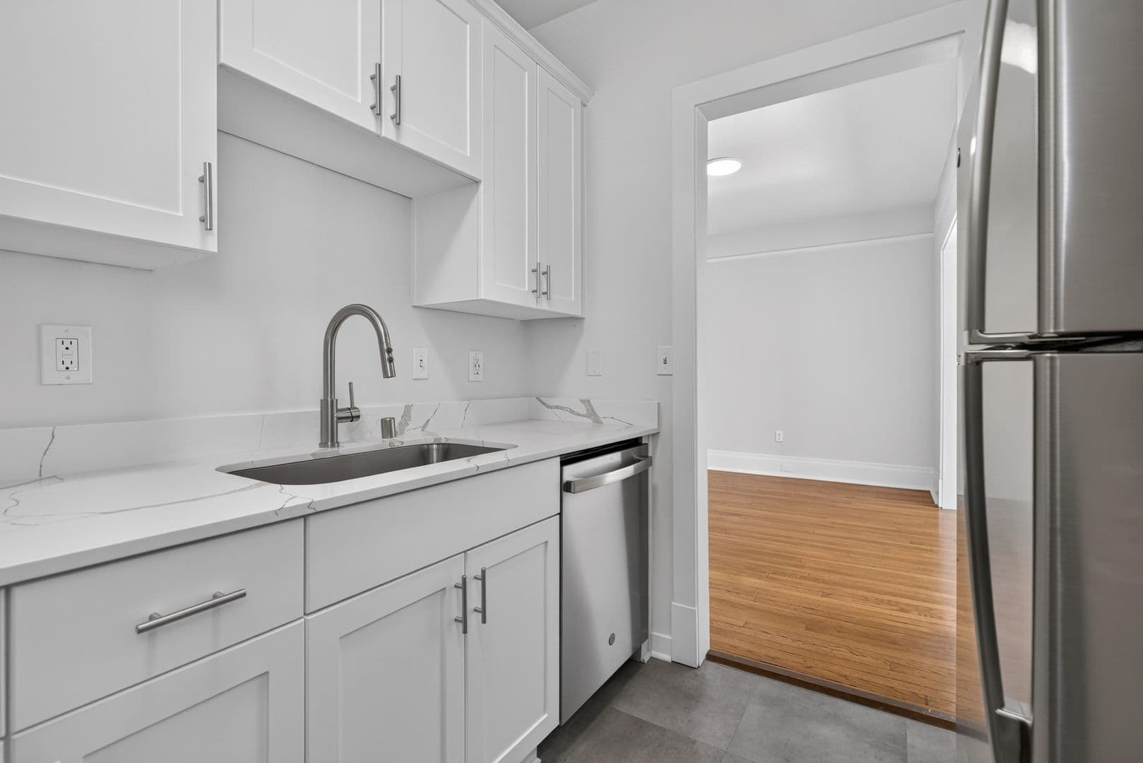 Seattle Apartment: 305 Bellevue Ave E