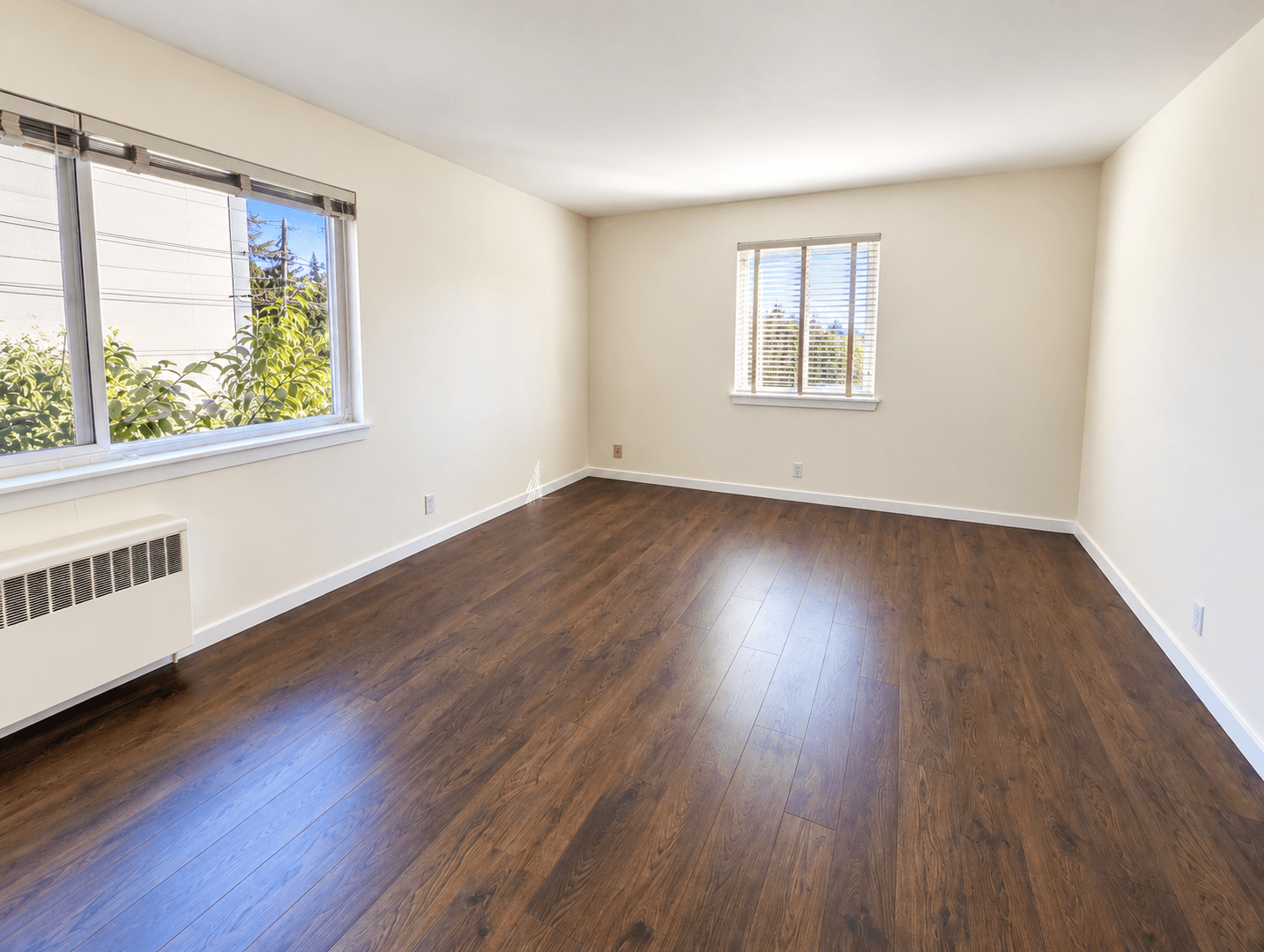 Seattle Apartment: 535 13th Ave E