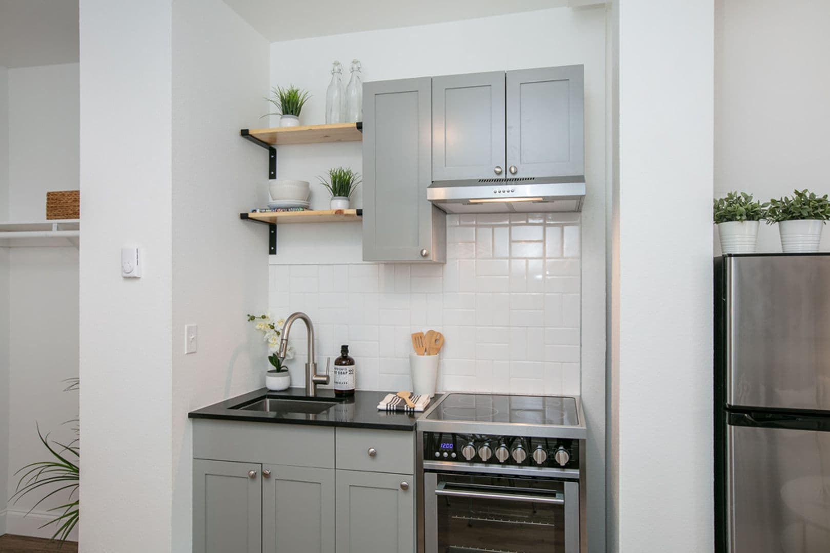 Seattle Apartment: 315 Maynard Ave S