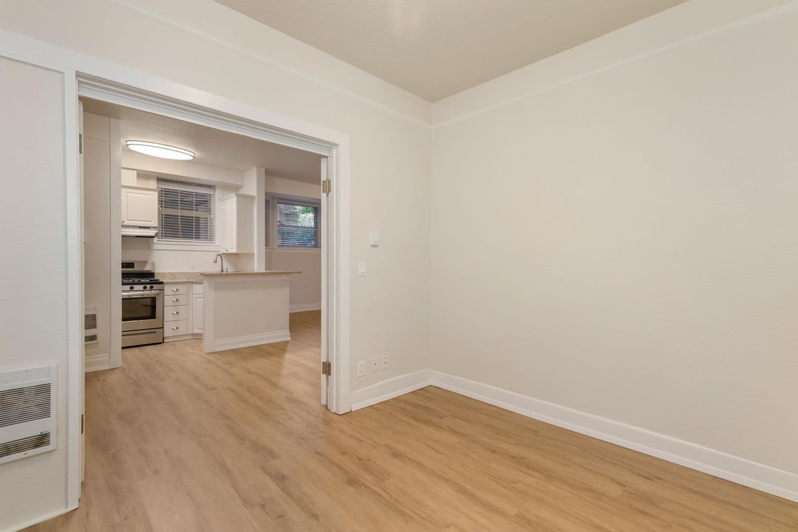 Seattle Apartment: 305 Bellevue Ave E
