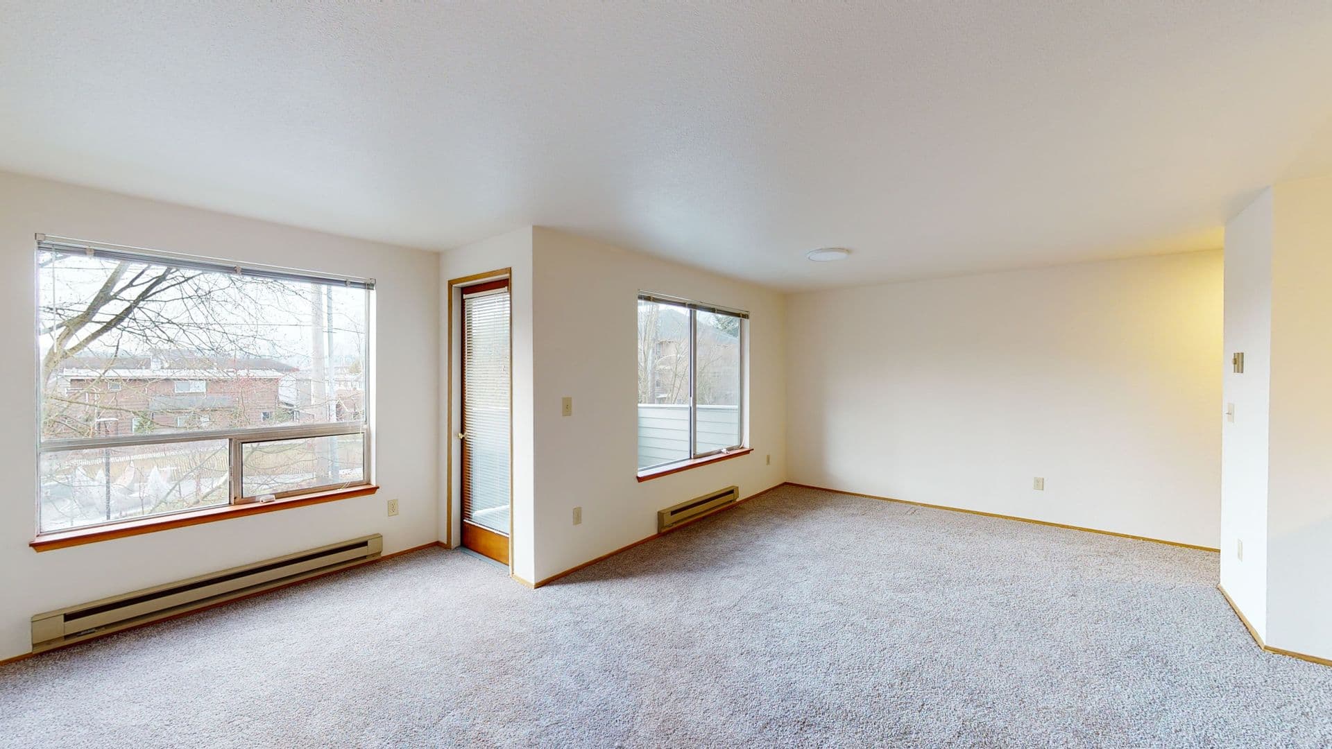 Seattle Apartment: 816 NE 43rd ST