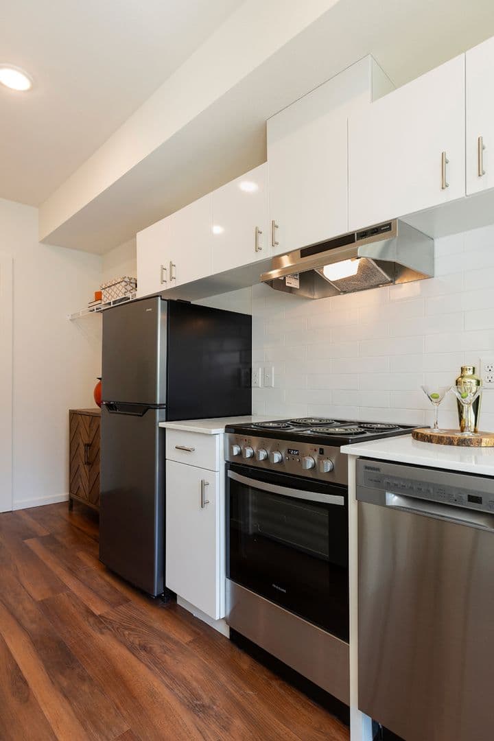 Seattle Apartment: 740 Harvard Ave E