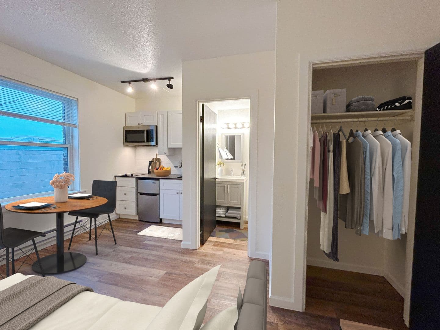 Seattle Apartment: 315 Maynard Ave S