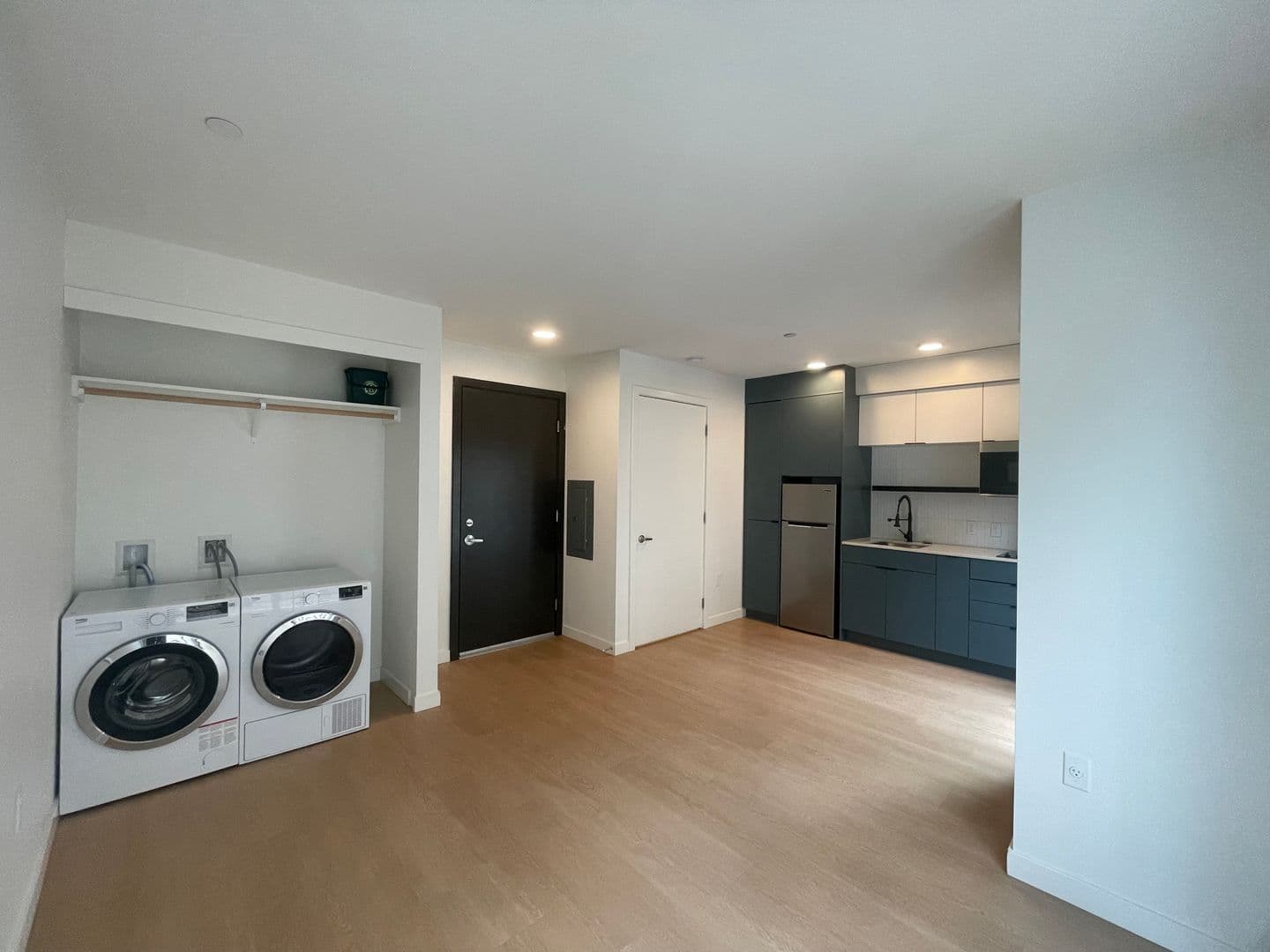 Seattle Apartment: 4239 8th Ave NE