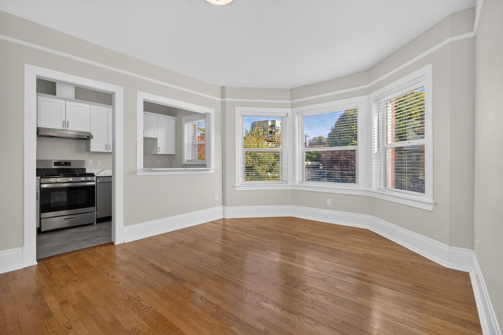 Seattle Apartment: 305 Bellevue Ave E