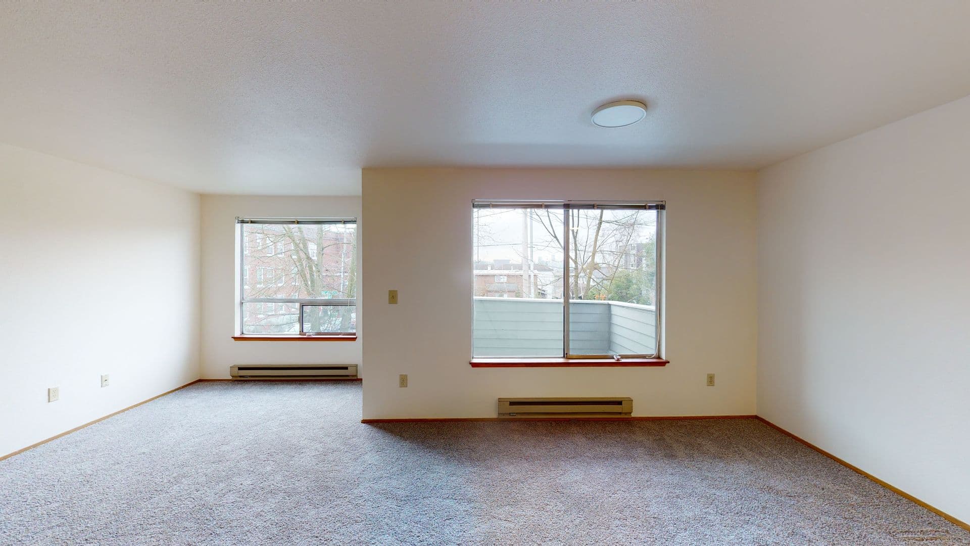 Seattle Apartment: 816 NE 43rd ST