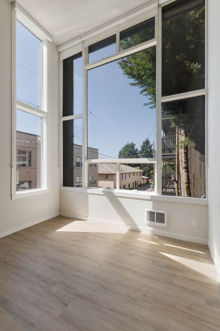 Seattle Apartment: 315 Belmont Ave E