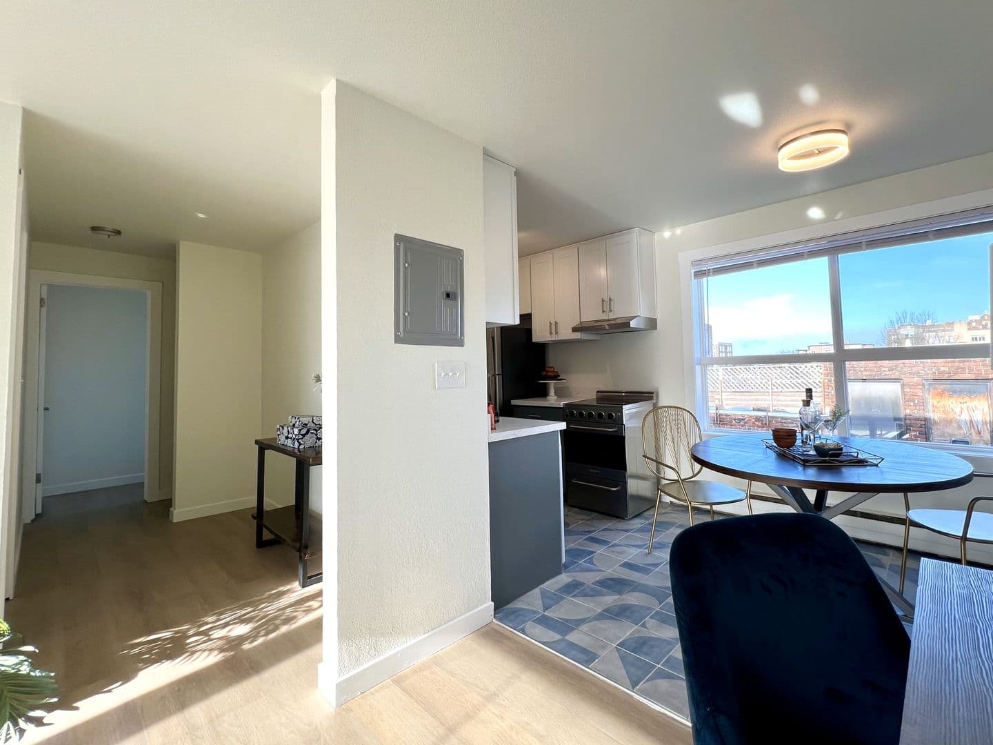 Seattle Apartment: 1727 Summit Avenue