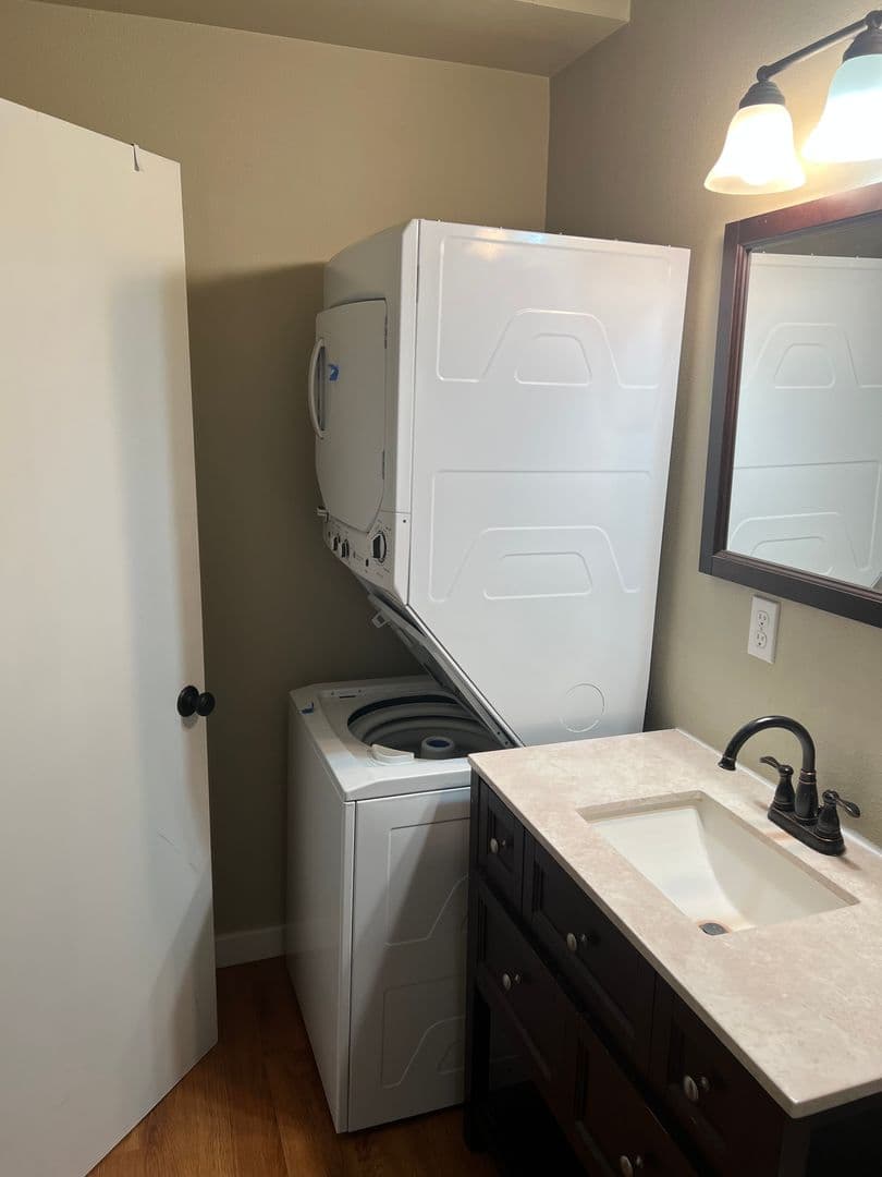 Seattle Apartment: 1624 41st Avenue East