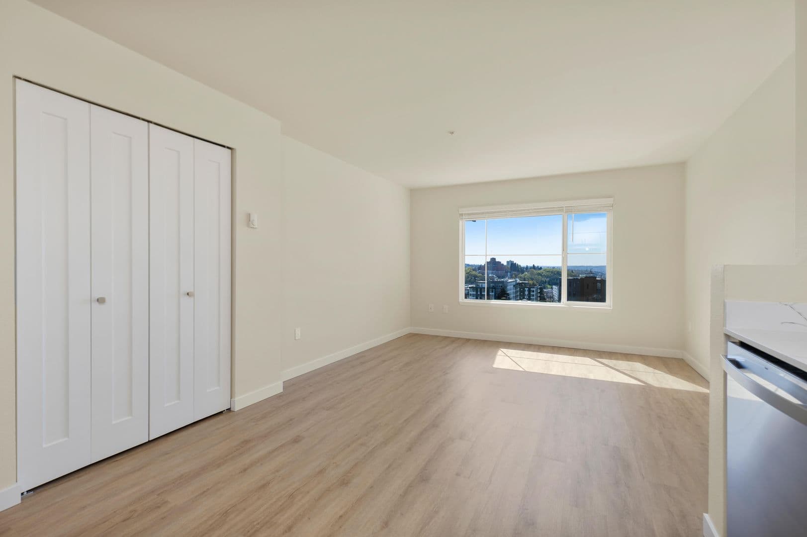 Seattle Apartment: 303 10th Ave