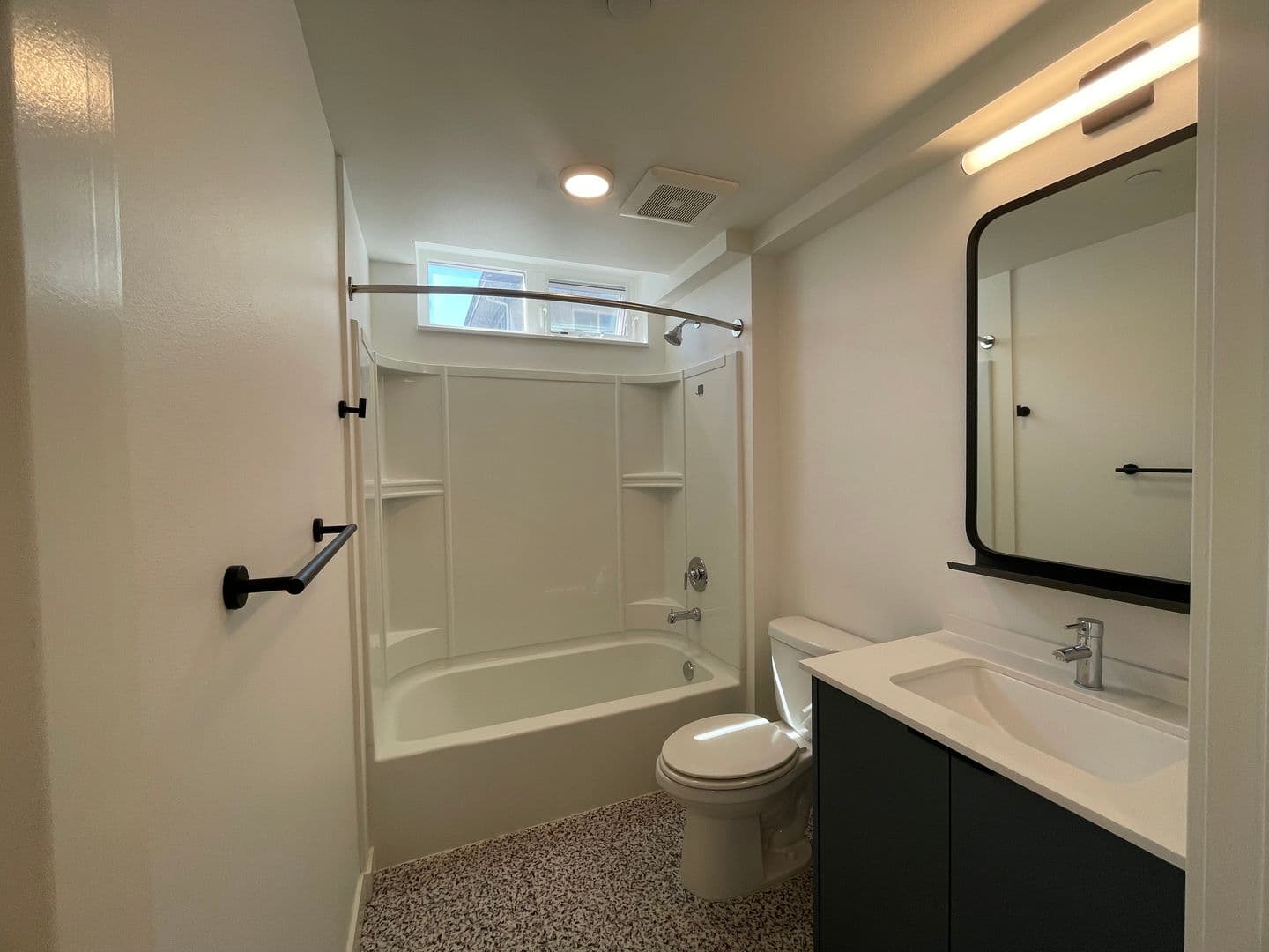 Seattle Apartment: 4239 8th Ave NE